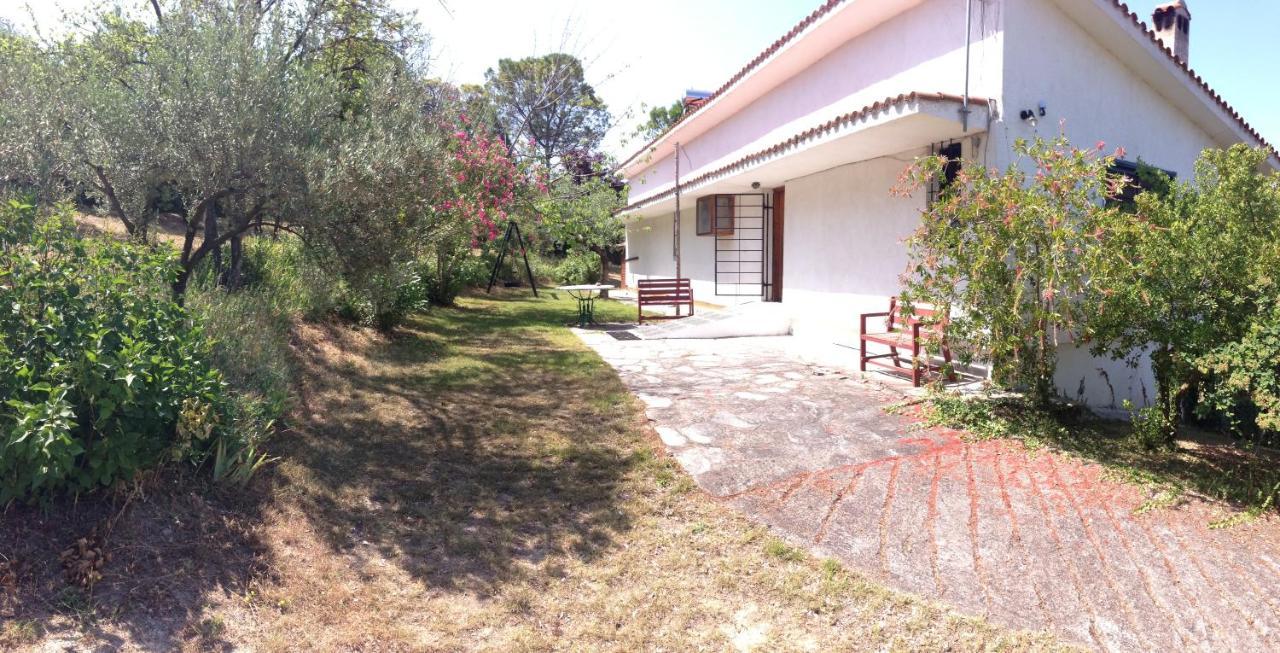 Secluded 1.8 Acre Garden Villa, For Exclusive Use With Stunning Views. Kalandra 外观 照片